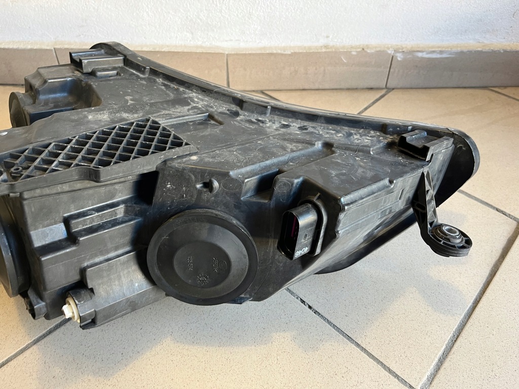 фото №10, Skoda superb iii 3 3v2 anglik лампа передня права