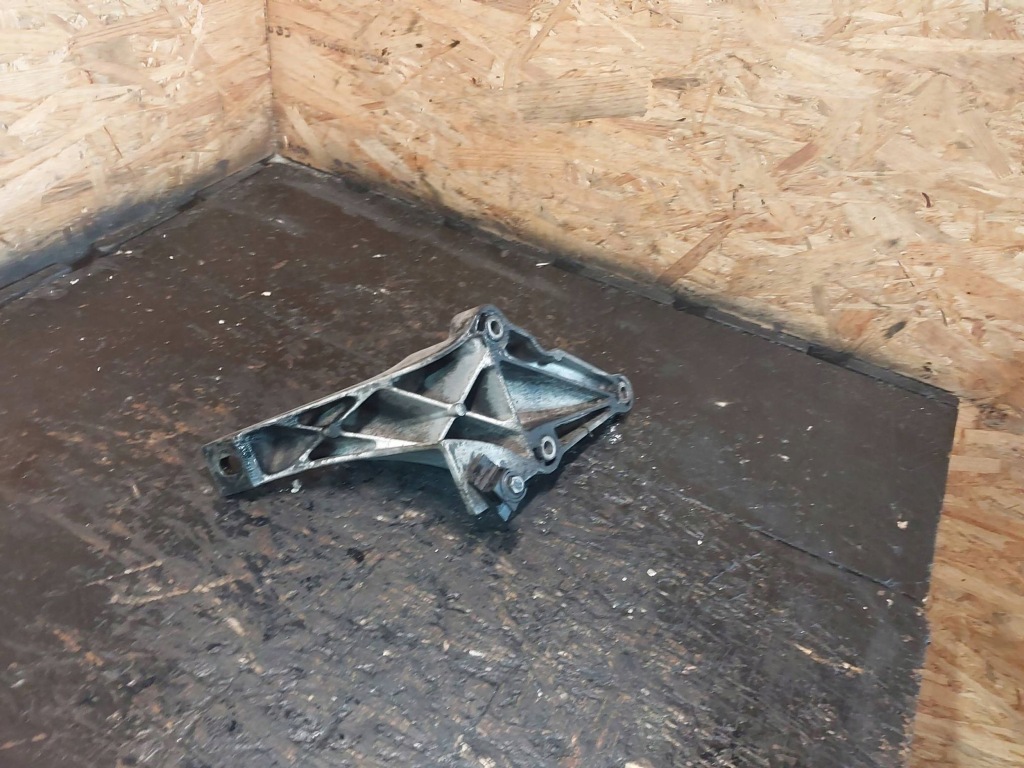 Кронштейн / кронштейн двигуна bmw 5 e39 525tds m51d25 256t1 1092425 Зі Шроту