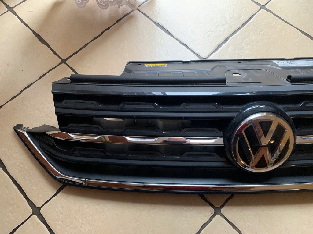 фото №2, Vw t-roc 18- решётка радиатора решётка радиатора радар оригинал