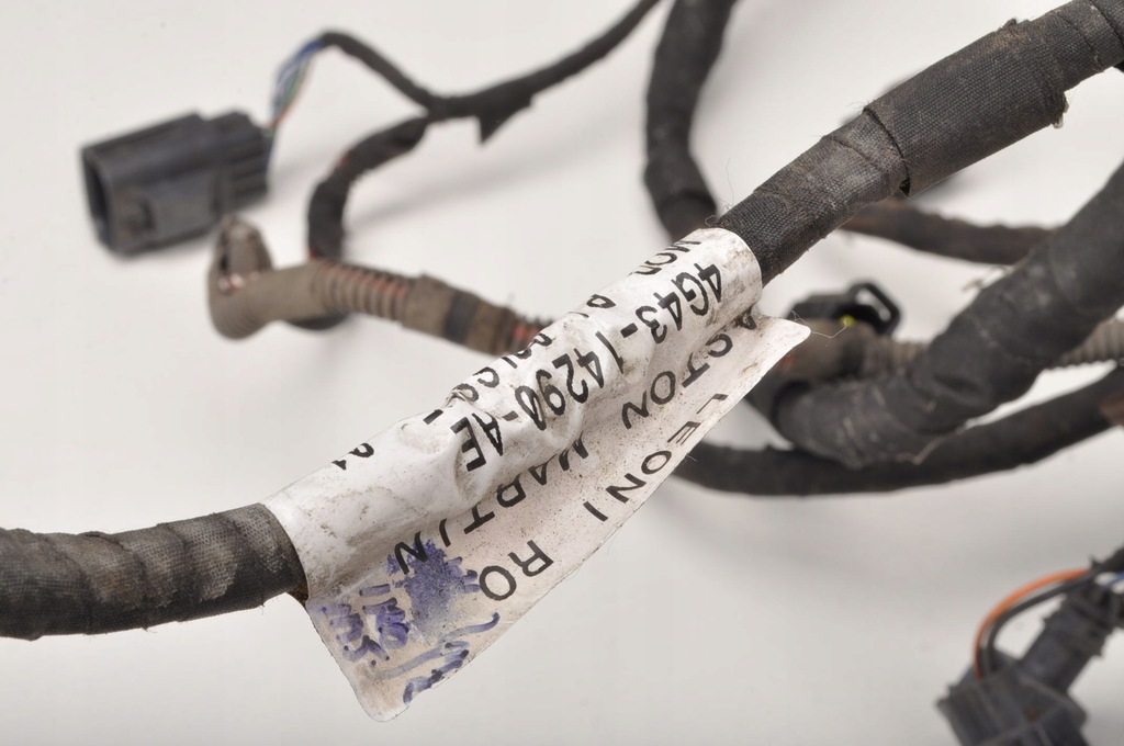 фото №12, Aston martin db9 6.0 жгут электрическая отсек двигателя 4g43-14290-ae