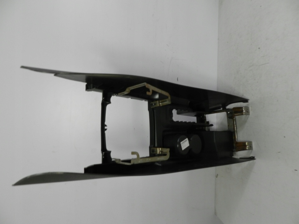 фото №6, Туннель средний подлокотник vw amarok 10-16