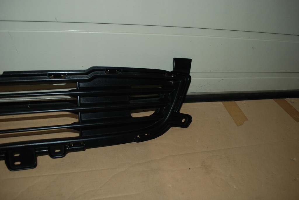 фото №5, Решётка бампера средняя перед mitsubishi outlander iii 3 6402a233