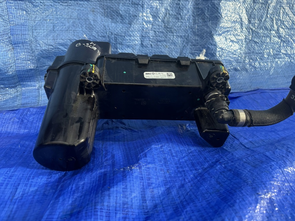 Конденсатор кондиціонера peugeot e-208 2 рестайлінг  9852854580 Зі Шроту