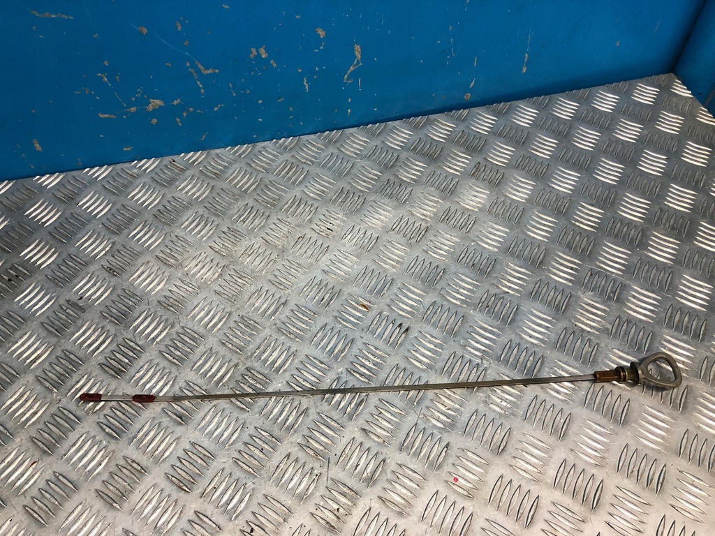 фото №1, Mercedes w124 2,3 бензин m102 щуп щуп масла