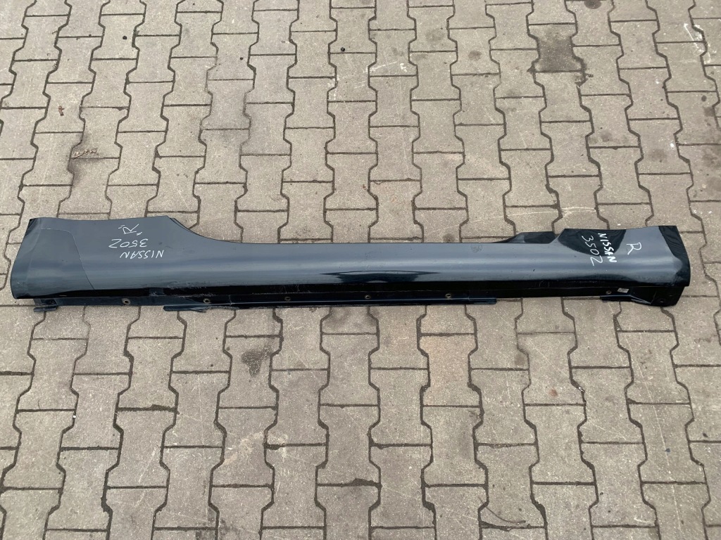 фото №2, Nissan 350z молдинг порог правая порог