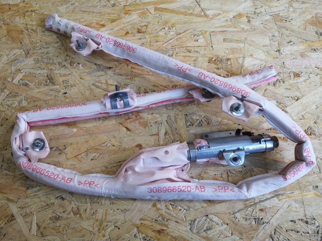 фото №1, Jaguar xe шторка безпеки права