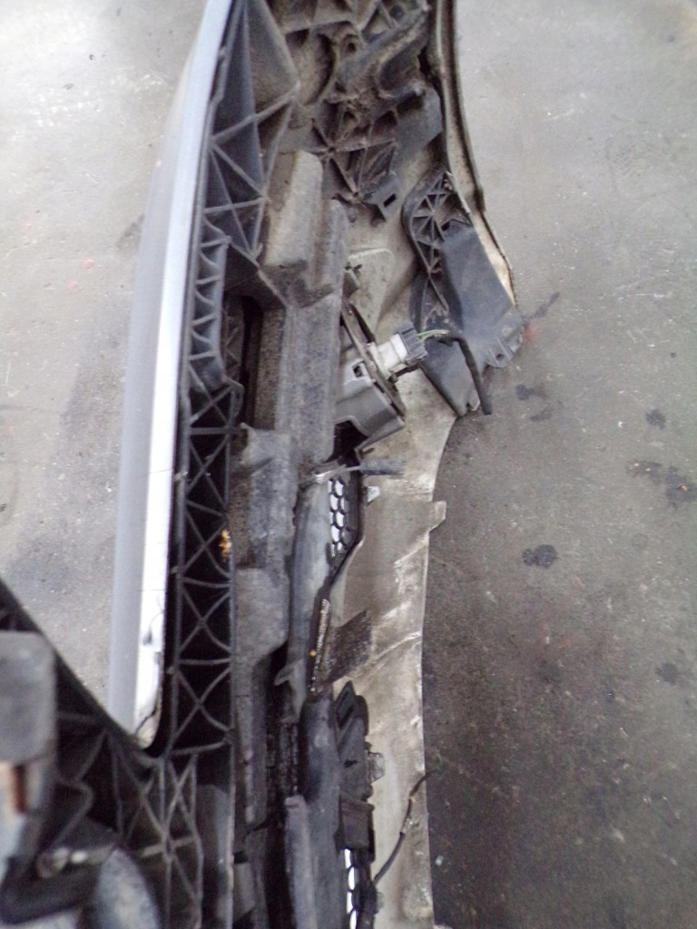 Бампер перед передний mercedes w204 amg lak 755 комплектный Доставка