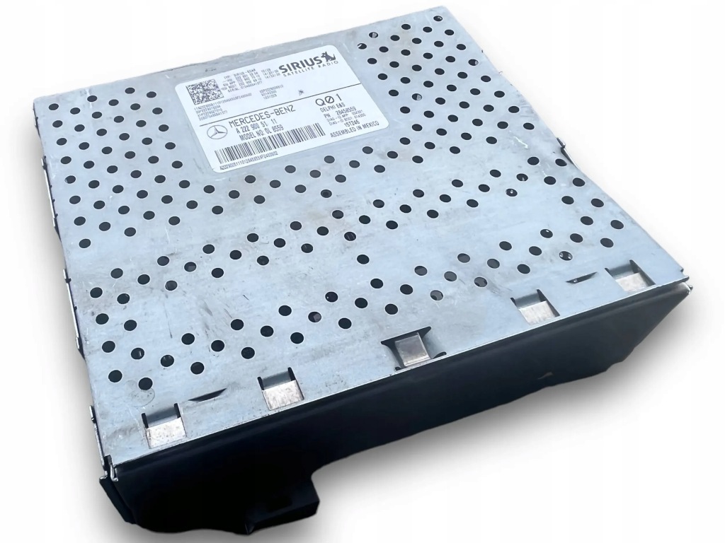 фото №1, Mercedes w222 усилитель тюнер 2229005111 !m