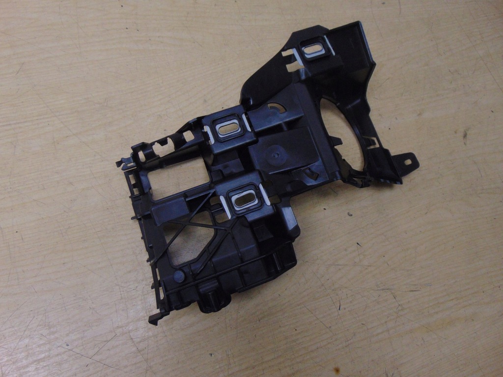 фото №10, Направляющая кронштейн противотуманной фары левая mercedes w213 новый