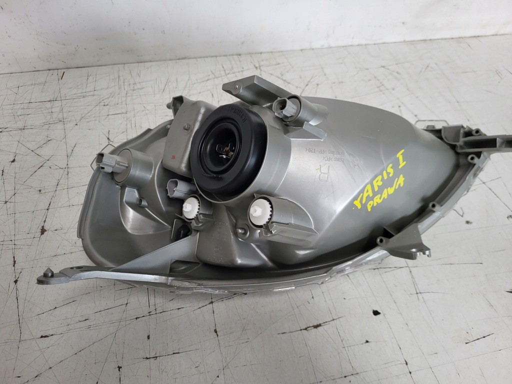 фото №9, Toyota yaris 99-05 правая лампа передняя перед