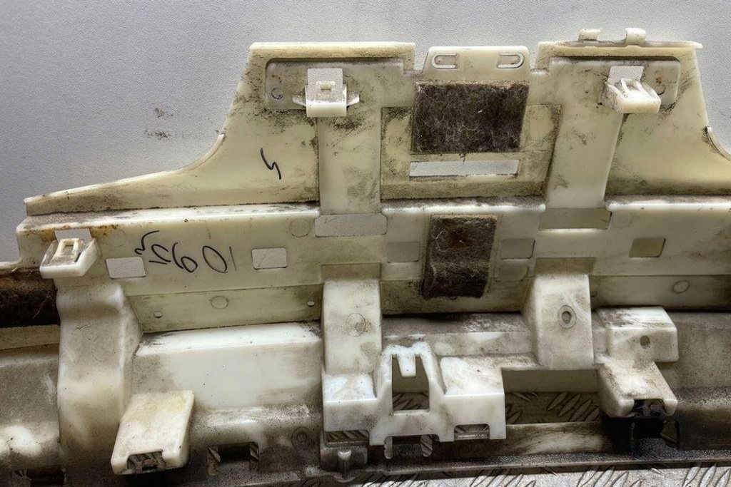 фото №11, Правый направляющая заднего бампера bmw 4 coupe f32, f82 8054565 2.99l дизель