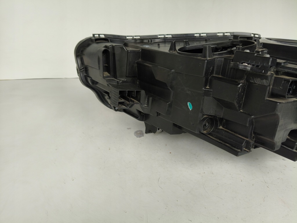 Фара правый  фара bmw x1 f48 19- рестайлинг  full led Киев