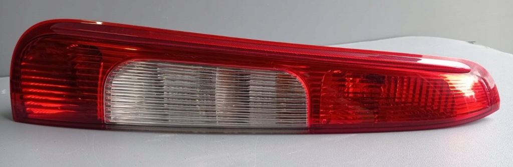 Купить Ford c-max лампа левый задний  eu