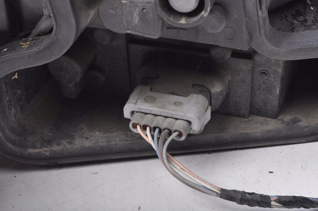 фото №7, Renault megane iii lift лампа права задня