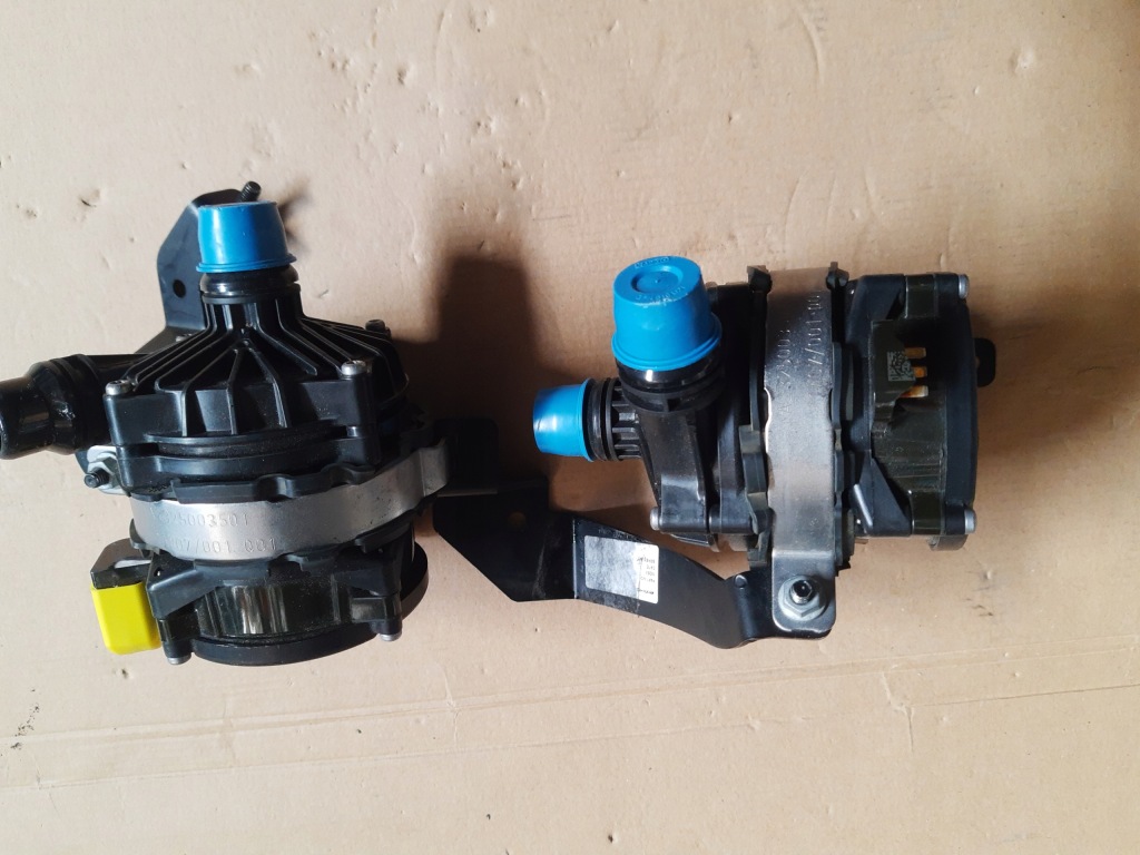 Mercedes gle w167 63 amg 6.3 2x насос помпа воды кронштейн Цена