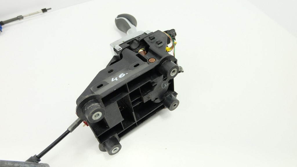 фото №9, Peugeot 2008 1.2 домкрат передач трос автоматична коробка передач