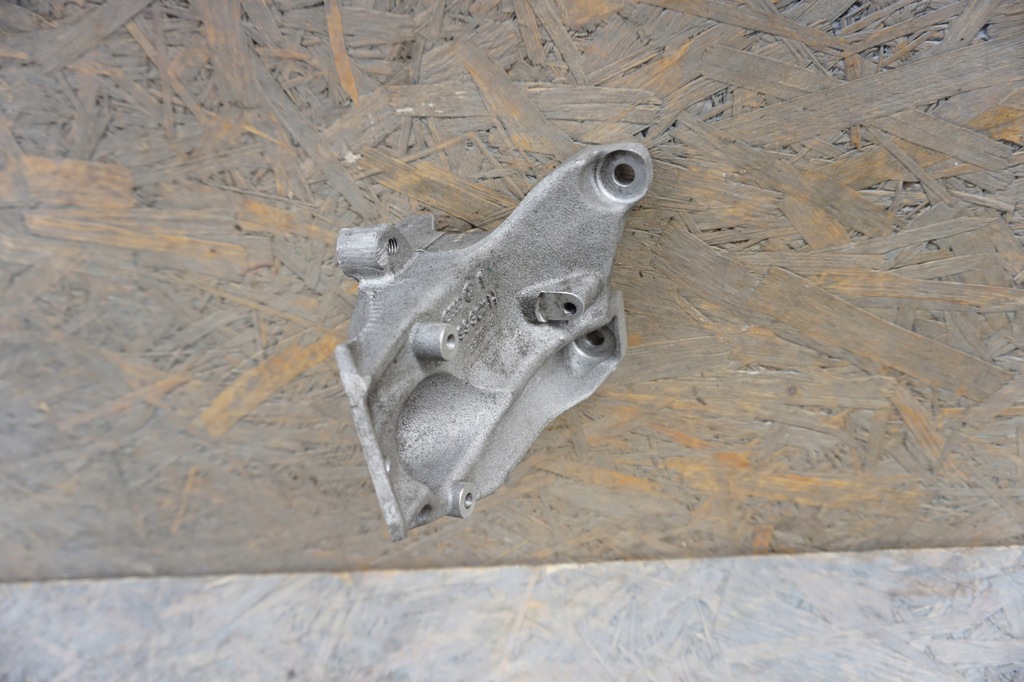 фото №1, Audi r8 420 5.2 fsi кронштейн двигателя 420199307h