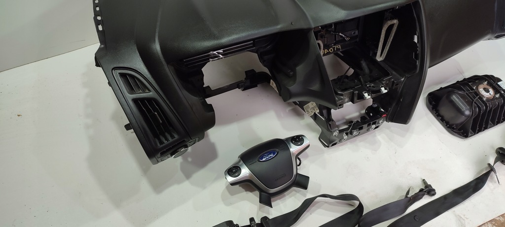 фото №6, Ford focus mk3 mk 3 приборная панель консоль подушка безопасности подушки безопасности ремни оригинал демонтаж