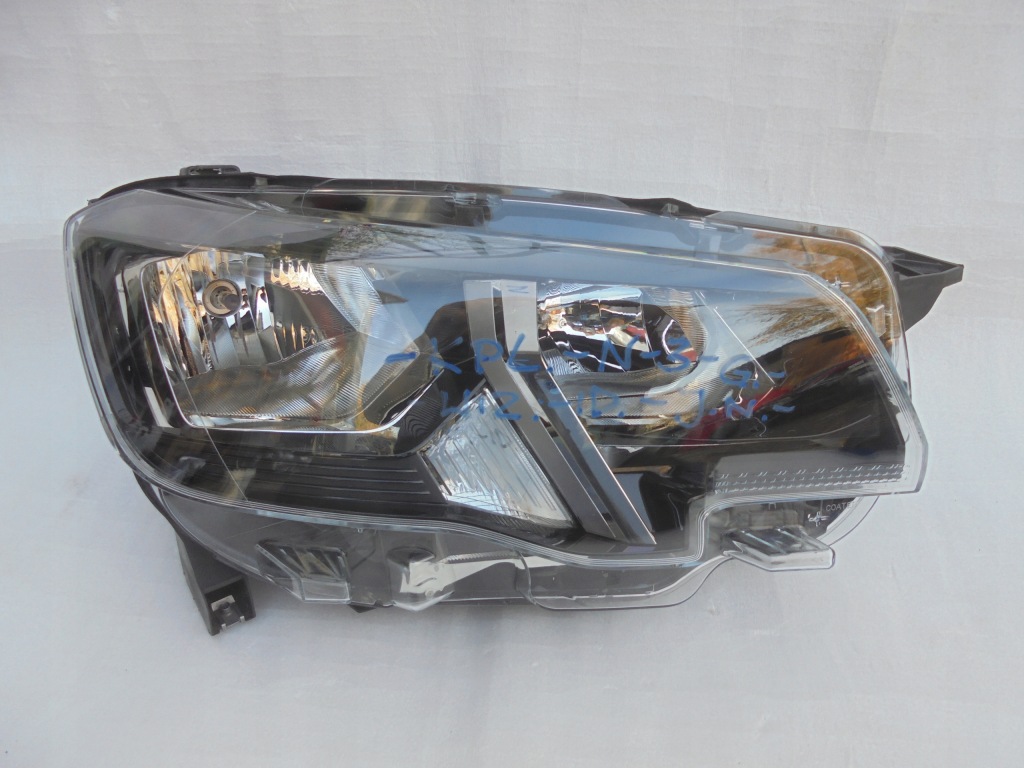 Купити Лампа права фара правий peugeot partner rifter 9816826880 європа slask