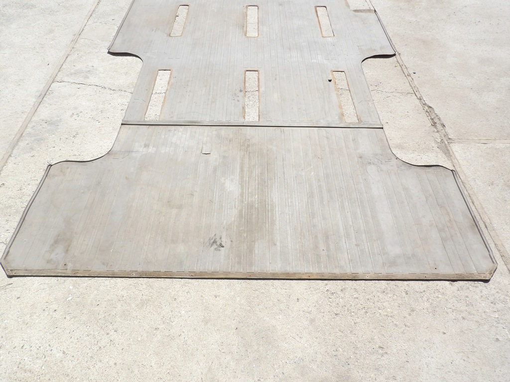 фото №5, Обшивка резиновый элемент пол задняя vw lt sprinter средний