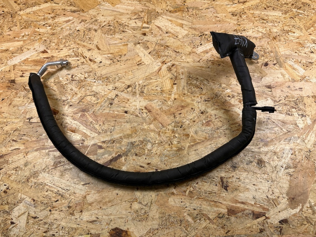 фото №1, Wąż шланг труба кондиционера opel e-corsa f peugeot e-208 ii 9826918180