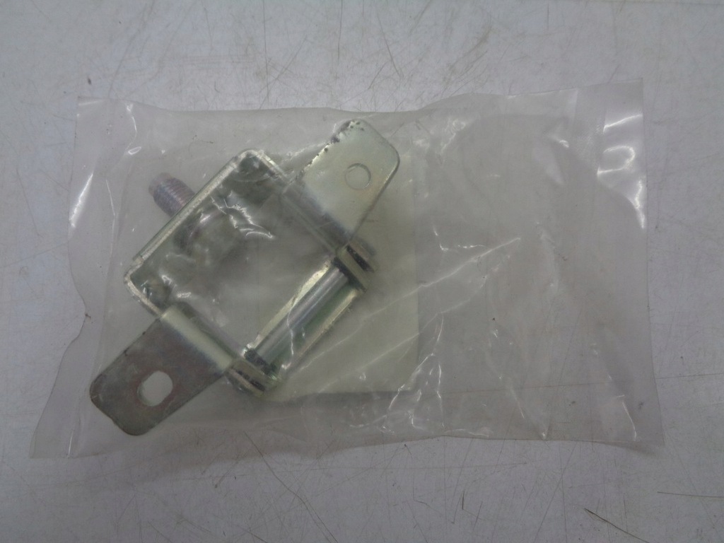 фото №1, Hyundai i20 ii петля кришки багажника