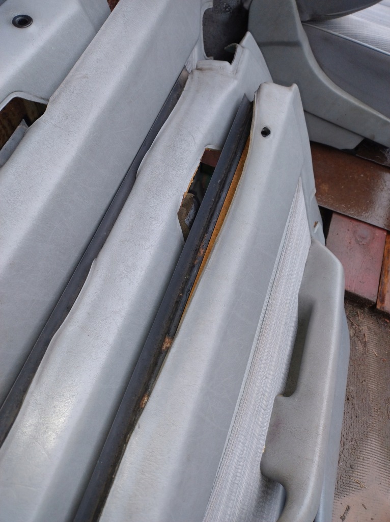 фото №7, Mercedes w124 sedan сидіння лівий правий заднє сидіння задня оббивка двері 85-89