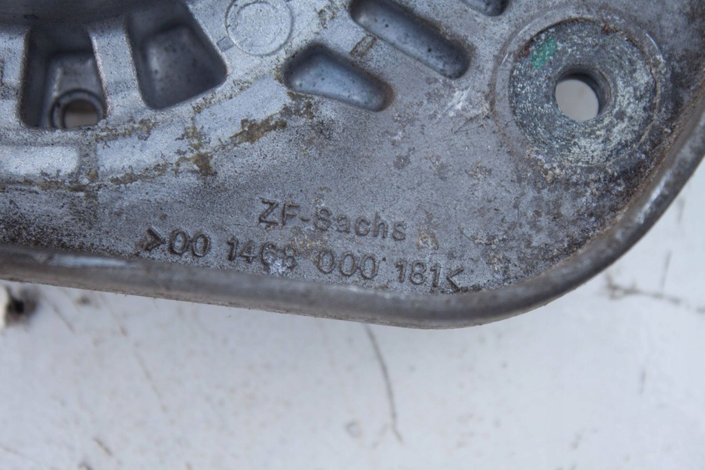 фото №8, Mercedes-benz e w212 2009 правая сторона защита i отбойники амортизаторов