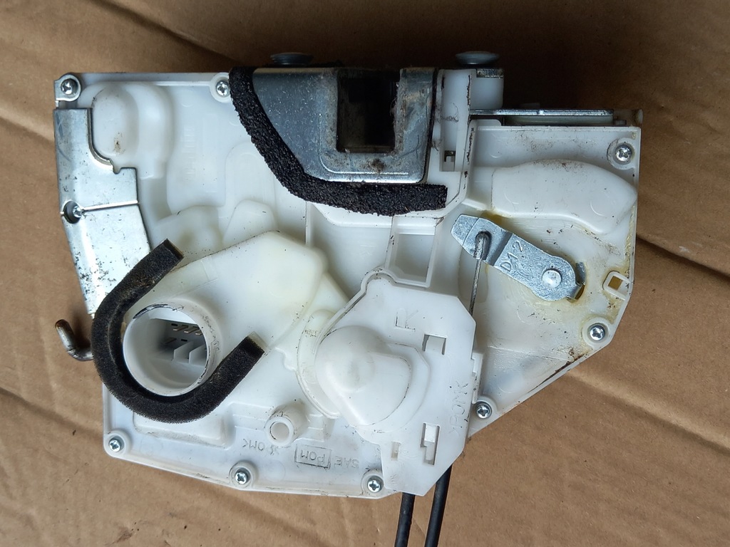 фото №1, Suzuki sx4 sedici 8pin замок дверь правый перед