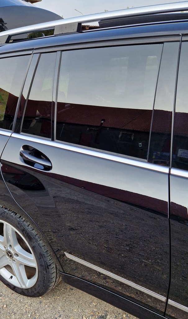 фото №1, Mercedes x204 glk дверь правый задняя лак 040