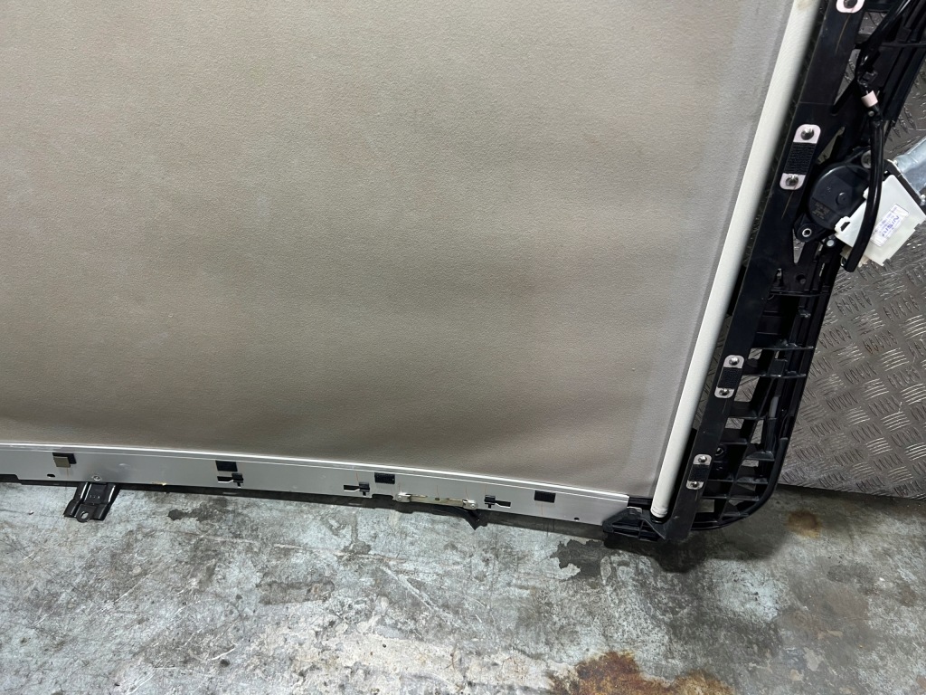 фото №7, Toyota auris ii 1.8 панорама крыша шторка крыша hb панорамного жалюзи