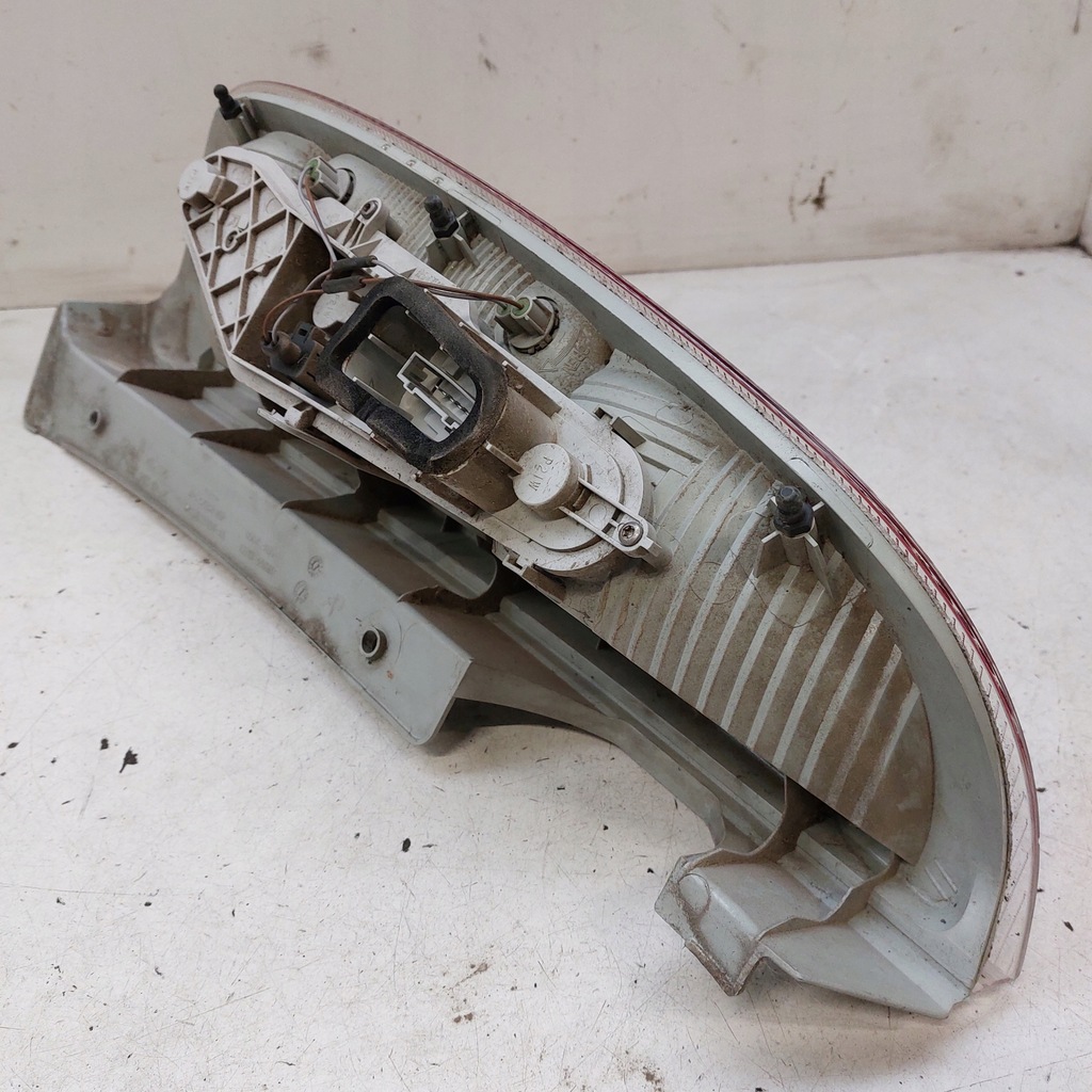 фото №9, Skoda roomster лампа правая задняя cała оригинальная