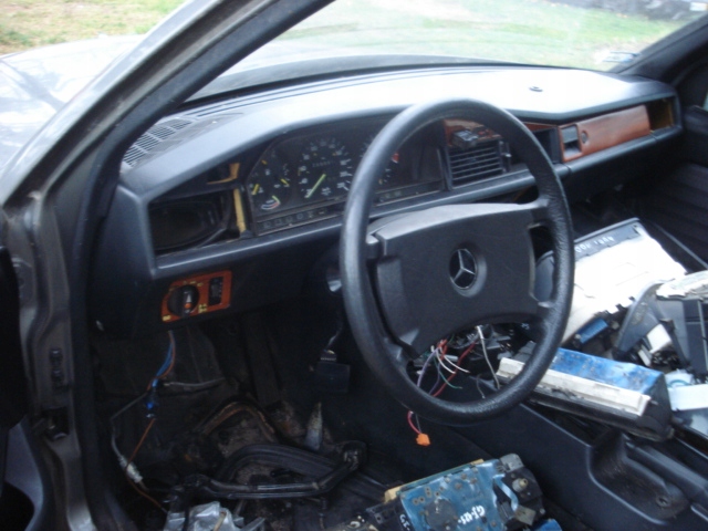 Mercedes 190 кузов uzbrojona підвіска в Україні