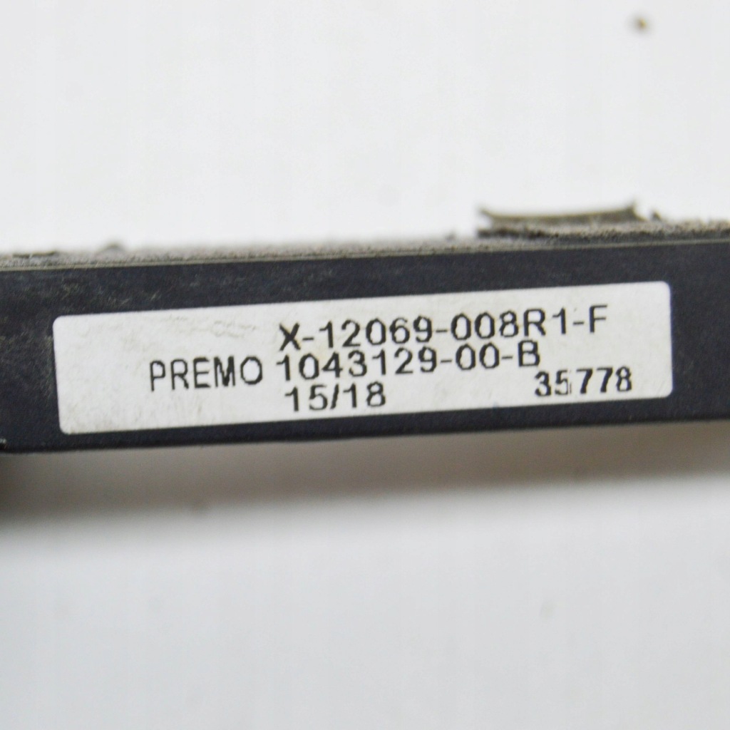 Tesla model x 2013 антенна gps Недорого