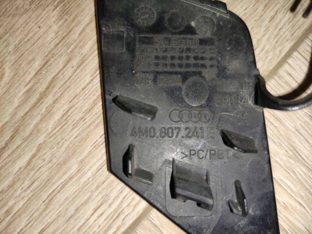 фото №3, Audi q7 4m заглушка фаркоп бампера перед 4m0807241e