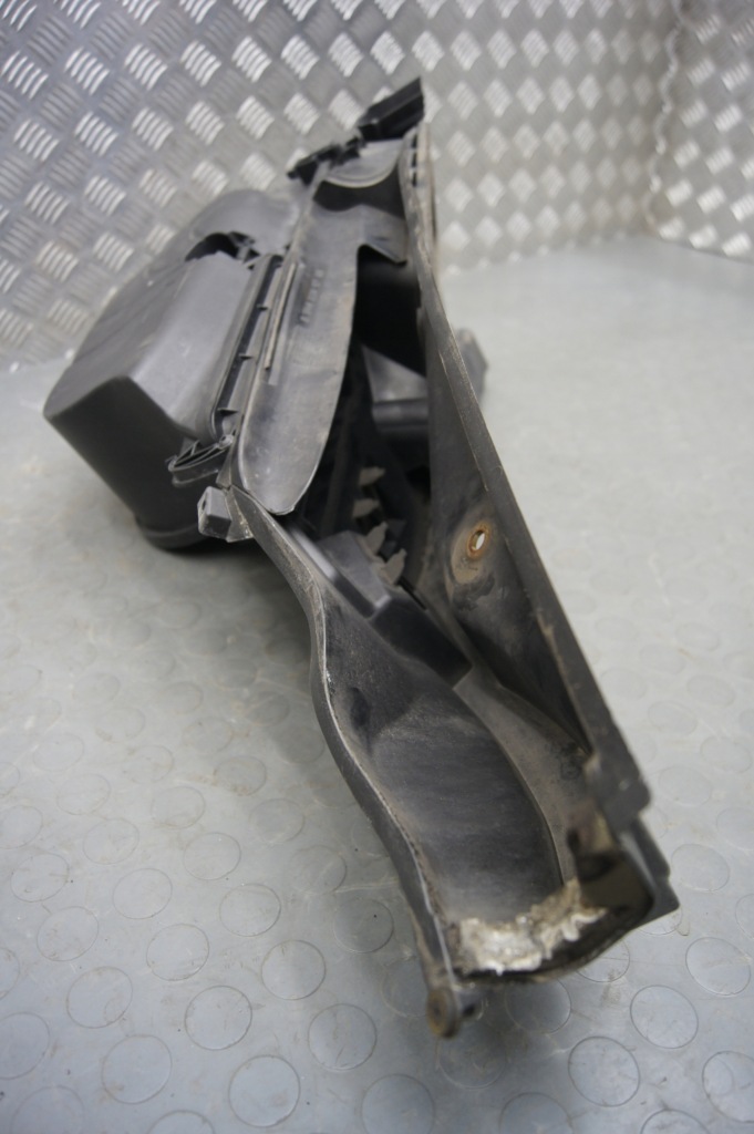 фото №9, Воздухозаборник воздуха 2.2 cdi w 204 lift