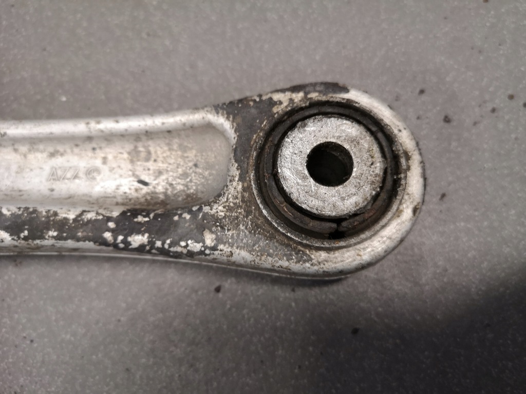 фото №5, Рычаг правый задняя vw touareg 7l0505376a