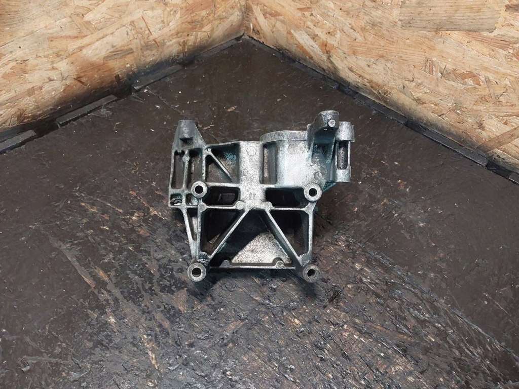 Кронштейн генератора bmw 3 e46 318i m43b19 194e1 1247646 12311247646 Киев