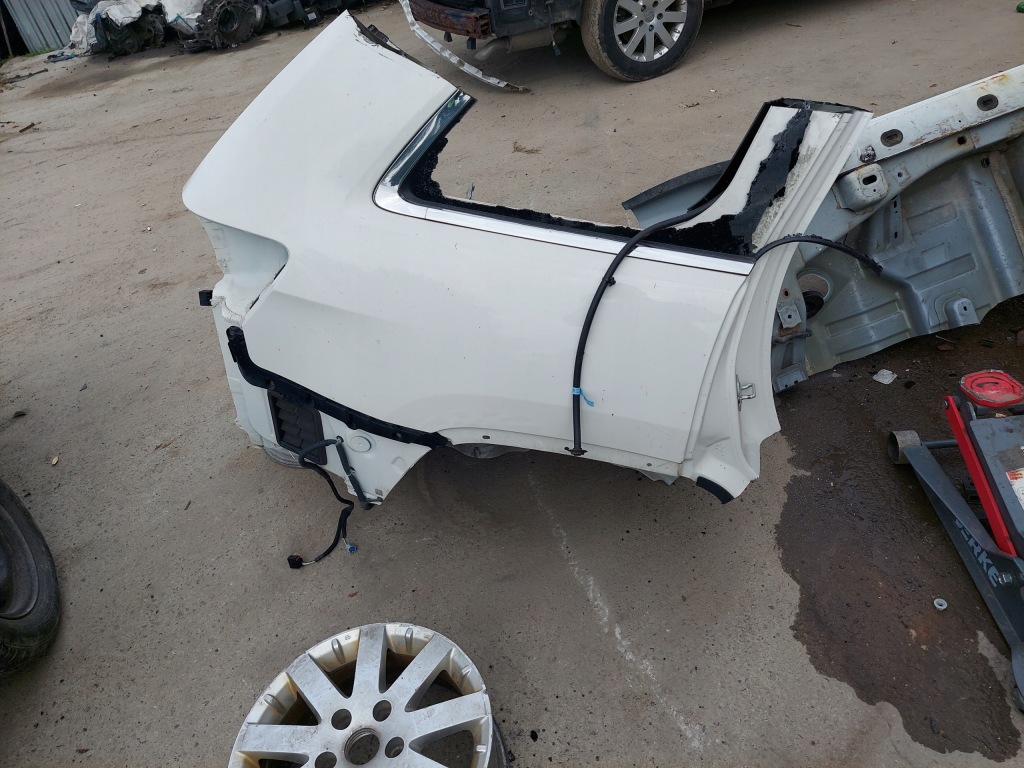 фото №1, Grand cherokee wk2 11-20r крила правий задня