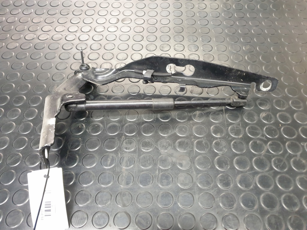 фото №1, Volvo s60 v60 петля капот оригинальный номер 30799178