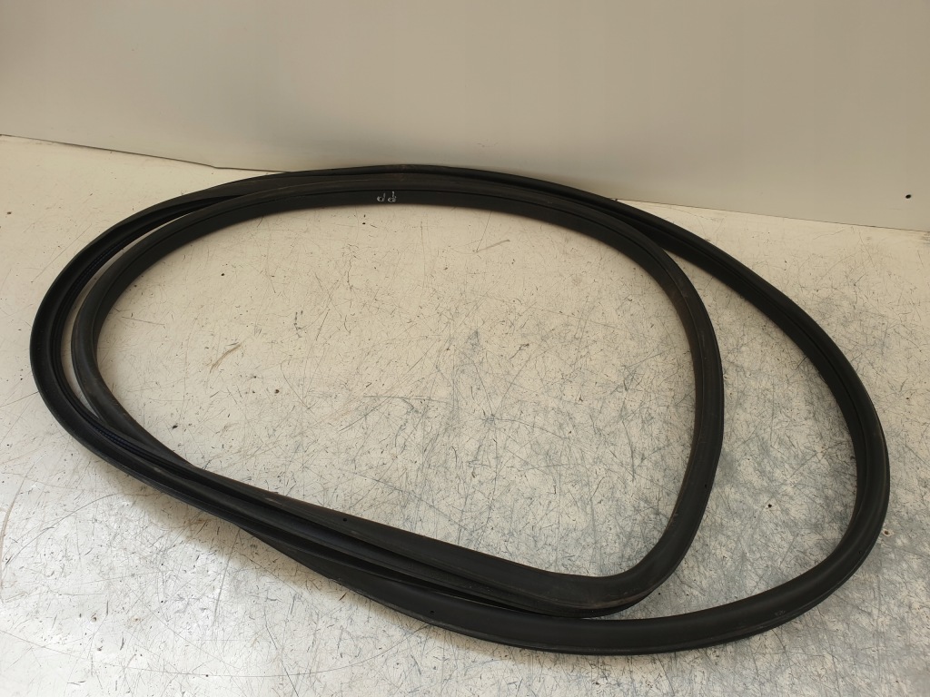 фото №1, Прокладка дверь правая перед subaru outback iv 12r