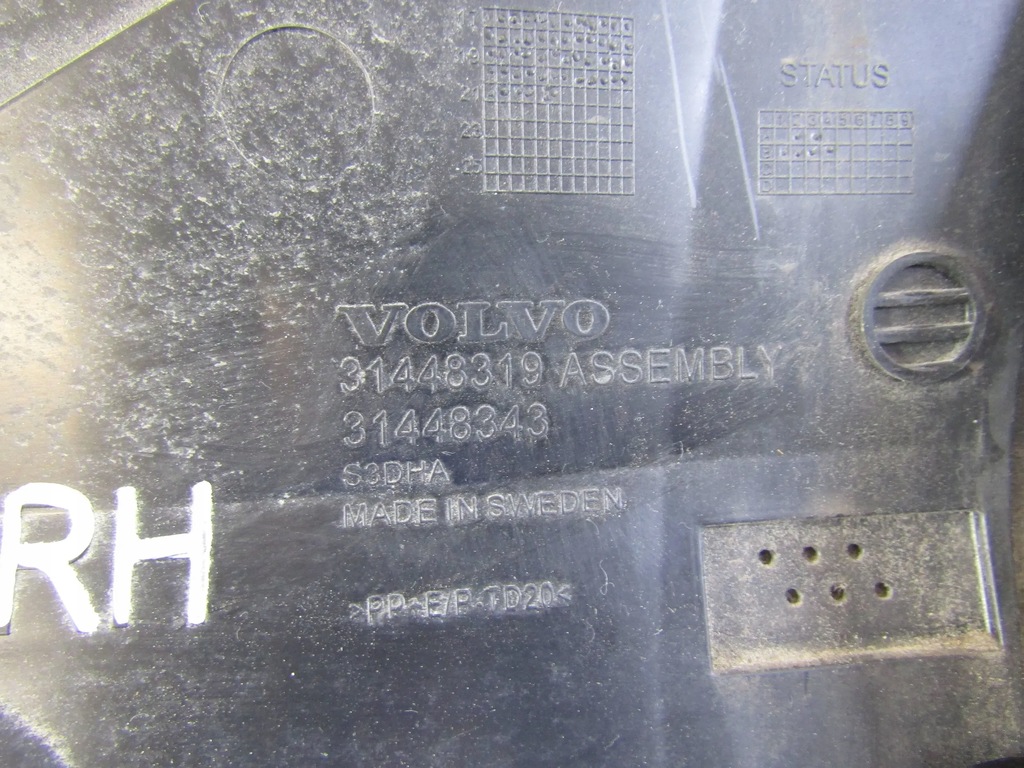 фото №8, Volvo xc40 молдинг дверь правых задняя 17r--