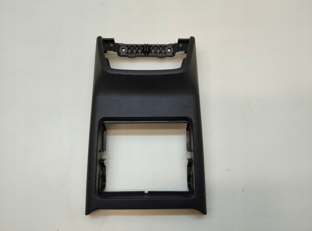 фото №1, Skoda octavia iii рамка подлокотник туннель