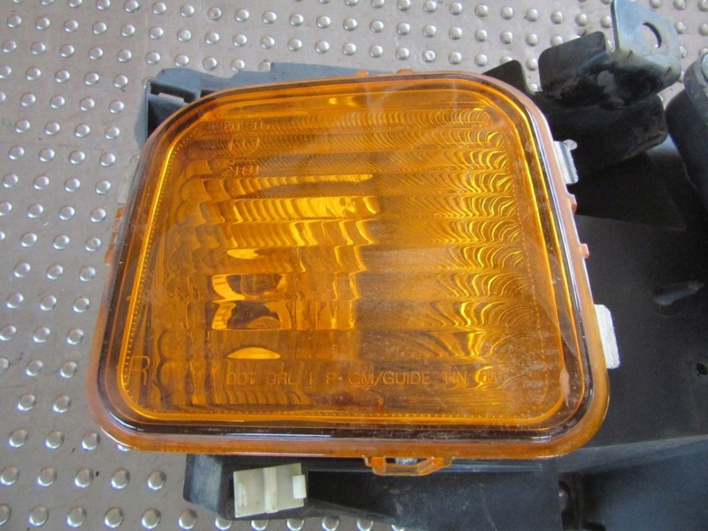 фото №3, Hummer h3 2007 лампа + поворотник правый перед