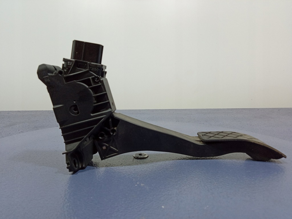 фото №4, Skoda kodiaq i 16- потенциометр педаль газа 5q1723503l