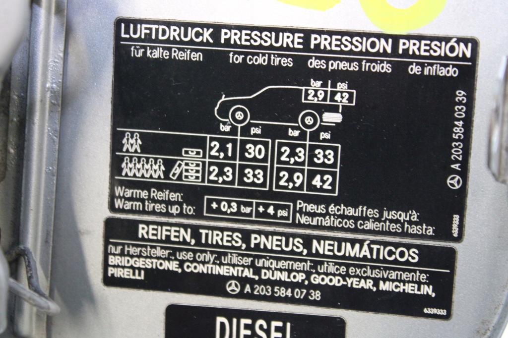 фото №4, Mercedesw203 кришка заливної пального 2035840738