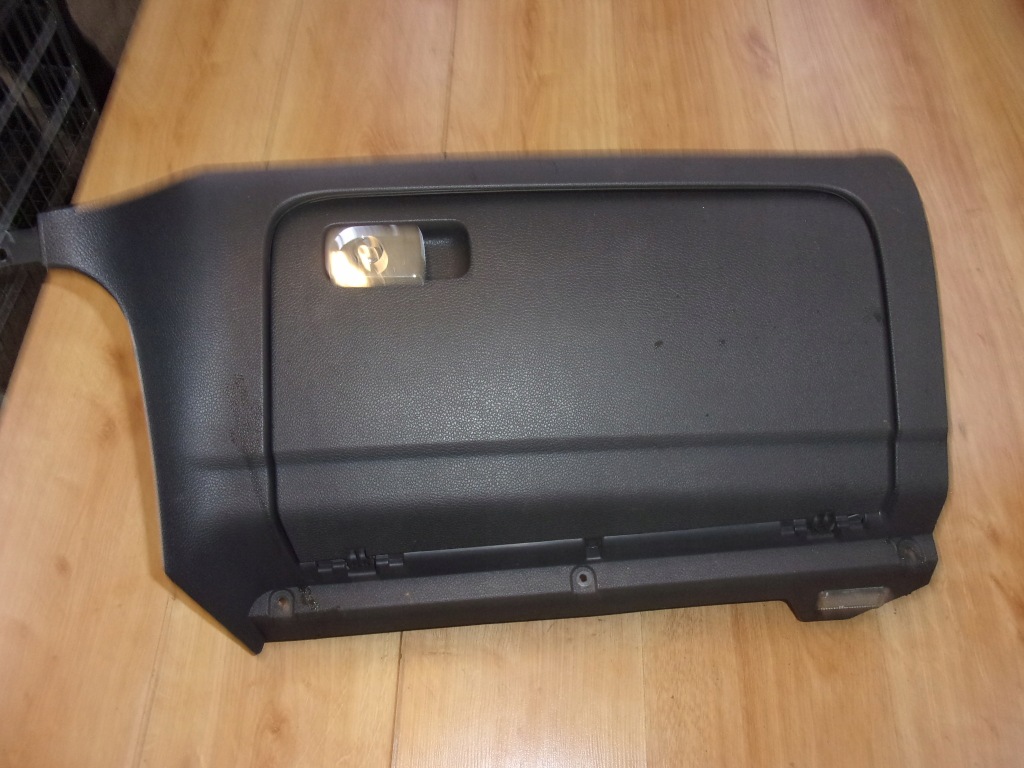 фото №1, Vw golf v бардачок пассажира europa