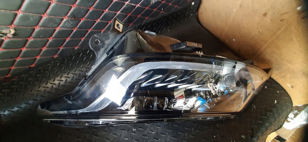 Фара левый перед full led англичанин  discovery sport Доставка