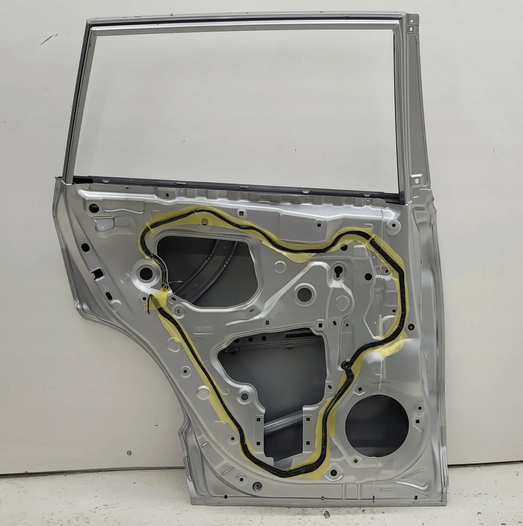 фото №11, Toyota corolla cross 22+ дверь задняя задние левая fv