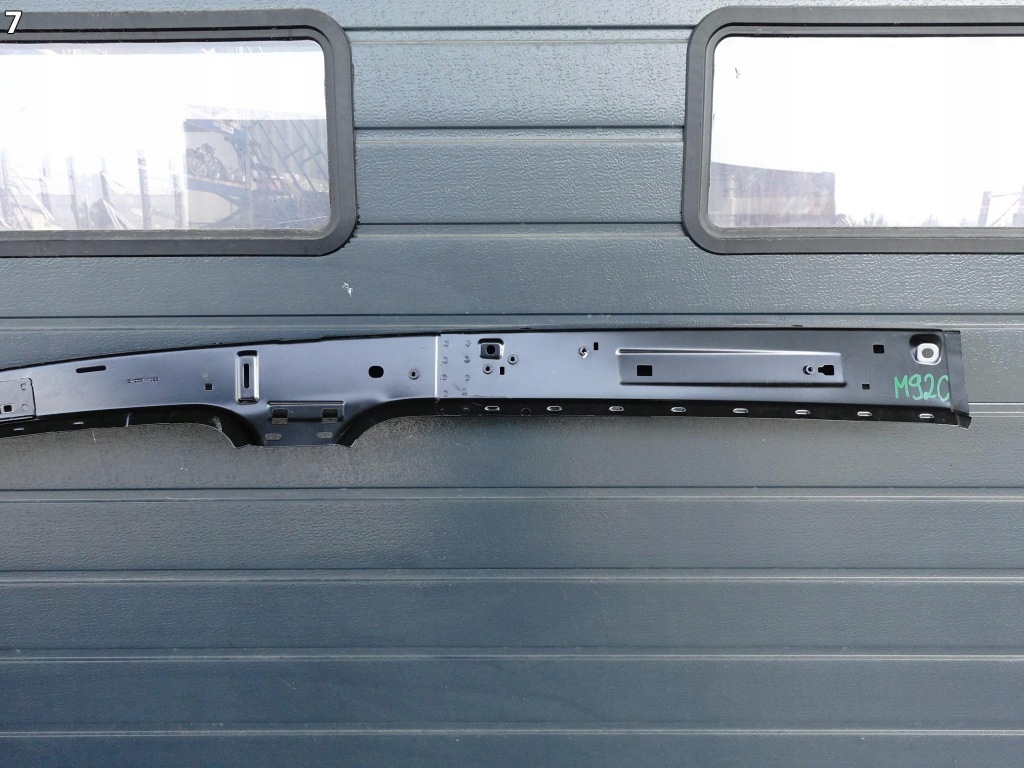 Mercedes gls x167 19- стовпчик  поріг обшивка бік бокове  ліве внутрішнє Київ